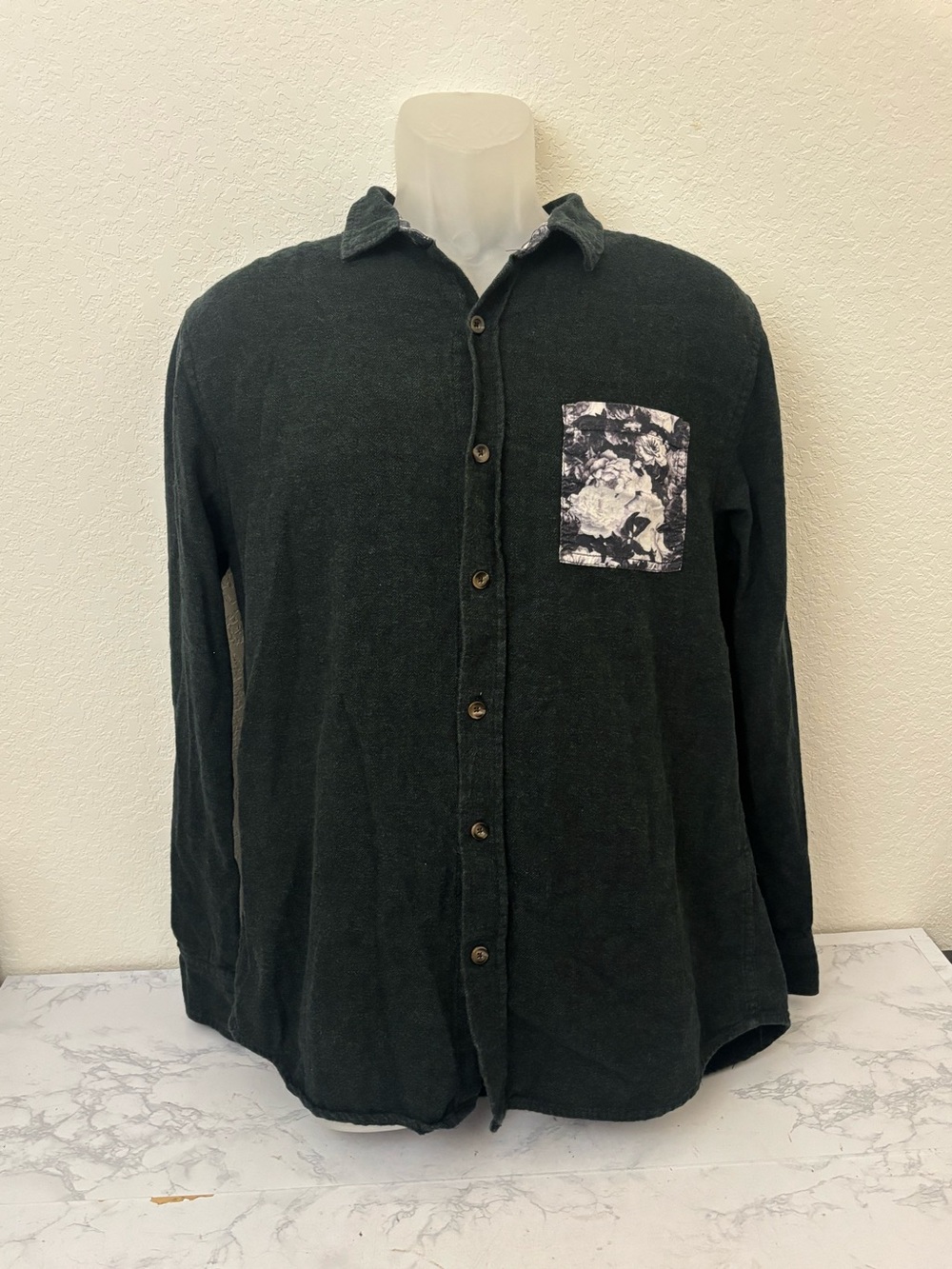 On The Byas Men's Long Sleeve Button Down Shirt Sz L Knit Gray Floral Pocket
